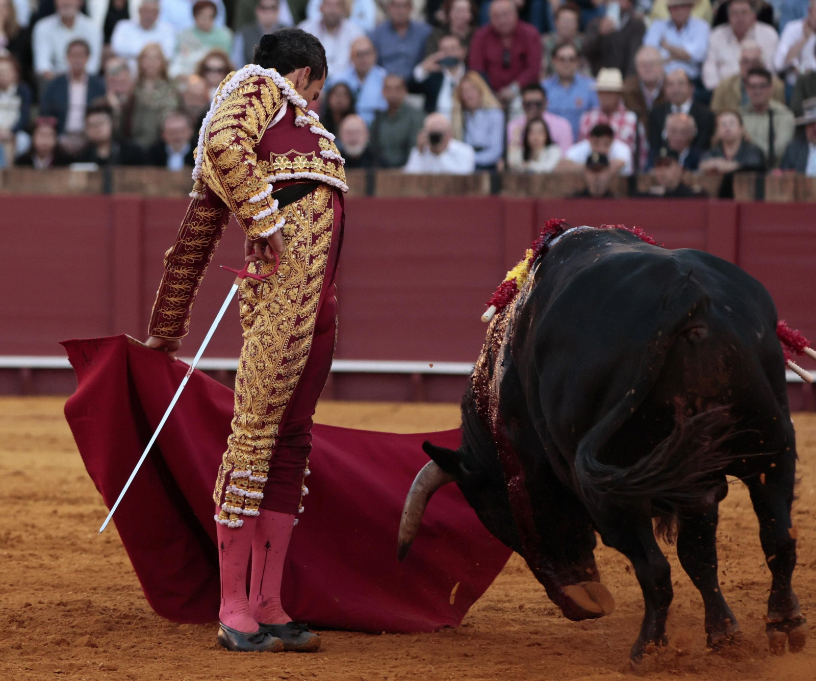 Las imágenes de la tercera del abono de los toros en la Maestranza  de Sevilla