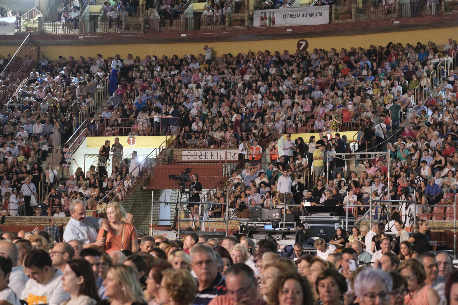 El concierto de Raphael en Córdoba, en imágenes