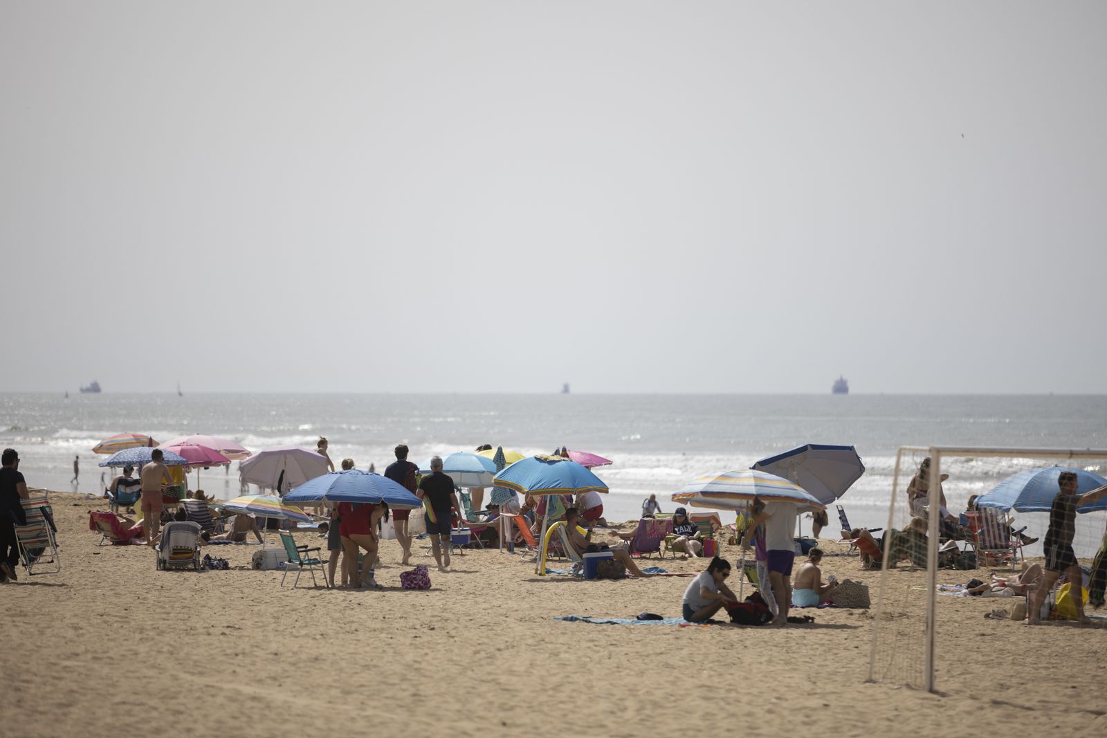 Imágenes del ambiente en las playas en este sábado 8 de abril