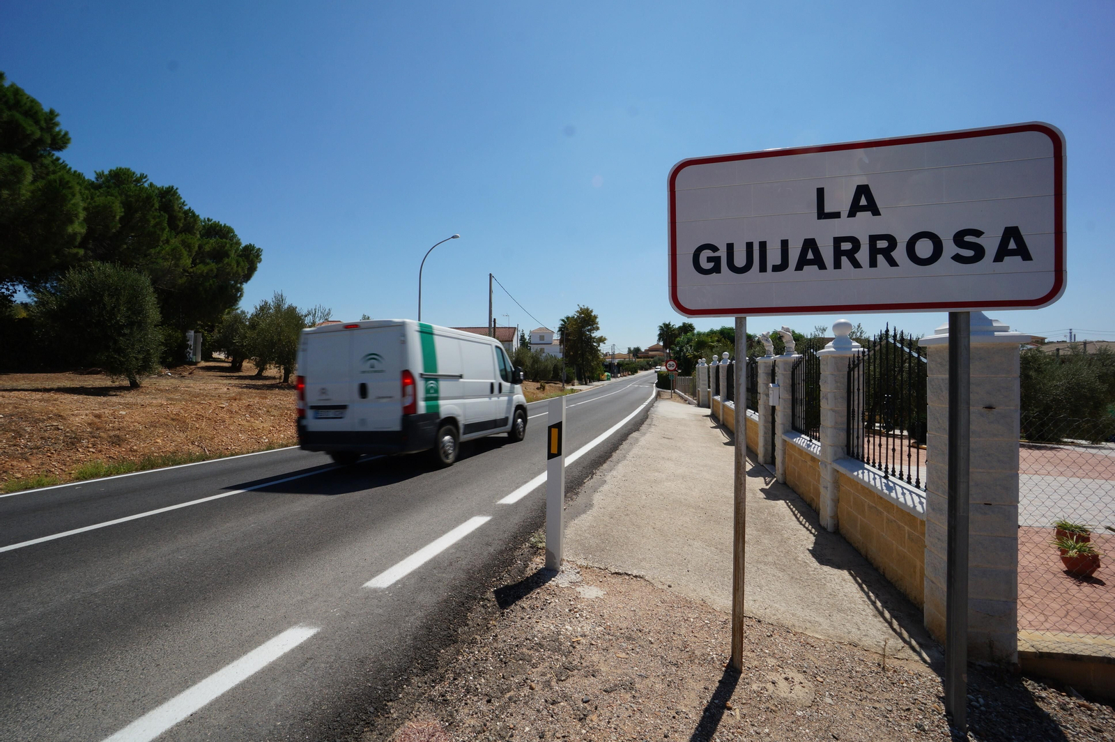 Acceso a La Guijarrosa. Acceso a La Guijarrosa.