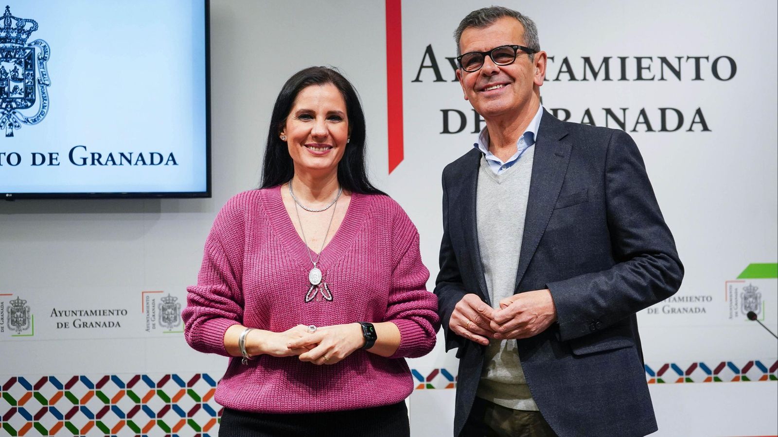 Diana Navarro junto al concejal de Cultura, Juan Ramón Ferreira