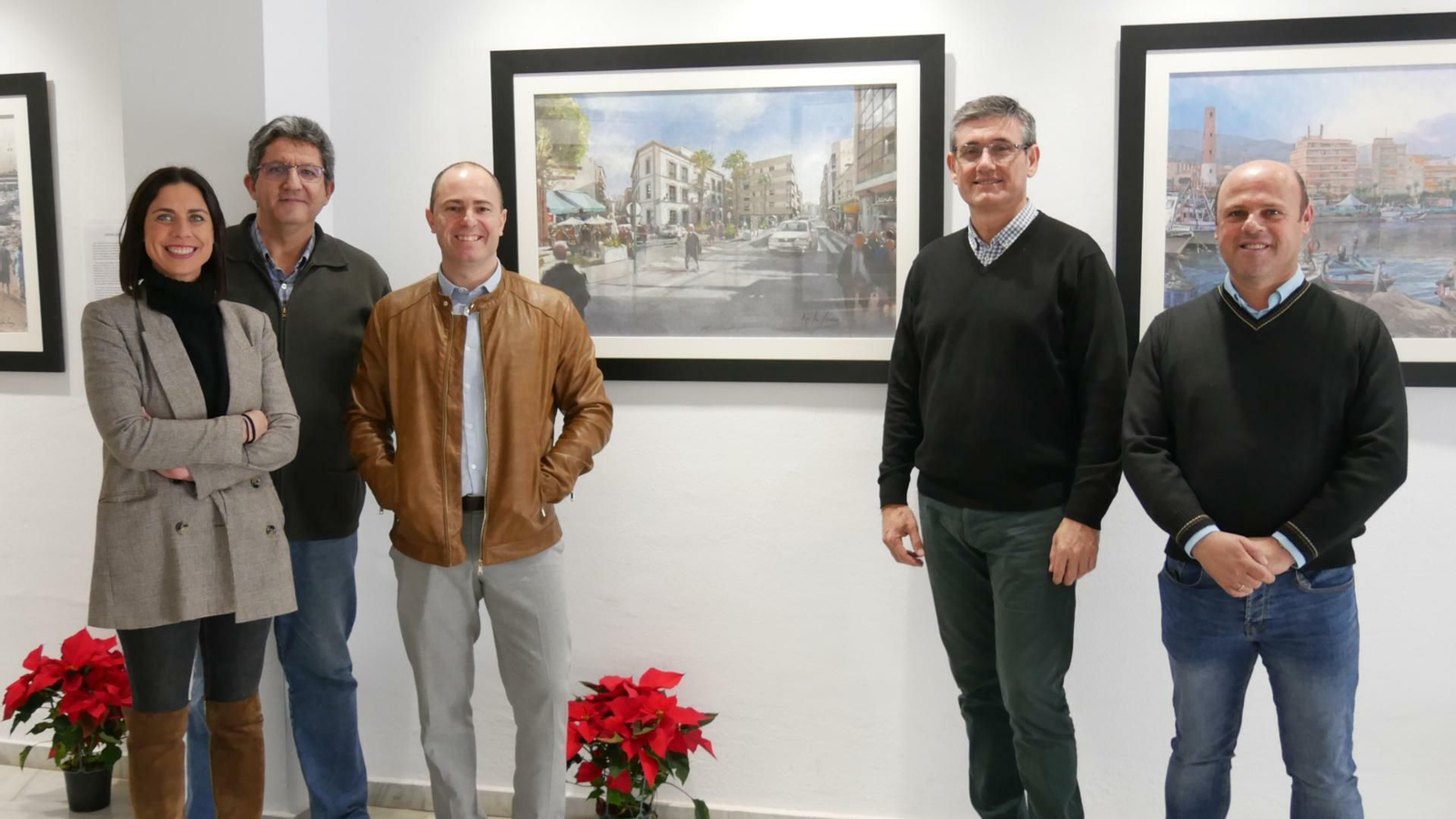 El alcalde visitó la exposición junto a varios concejales de su equipo de Gobierno.