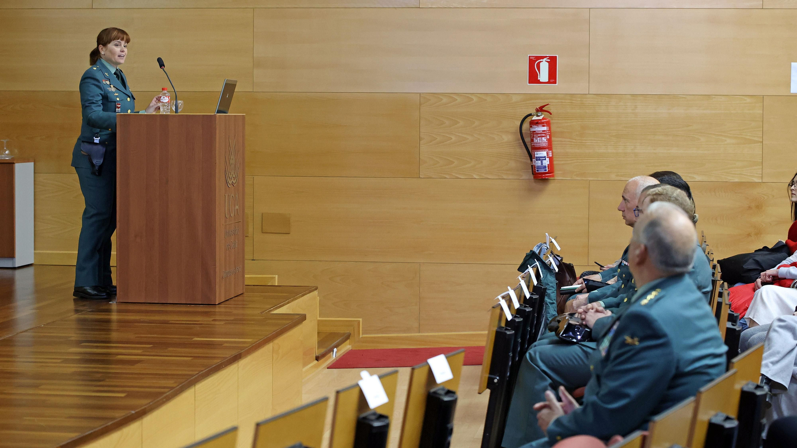 La mujer en la Guardia Civil, debate en la UCA en Jerez con motivo del 8M