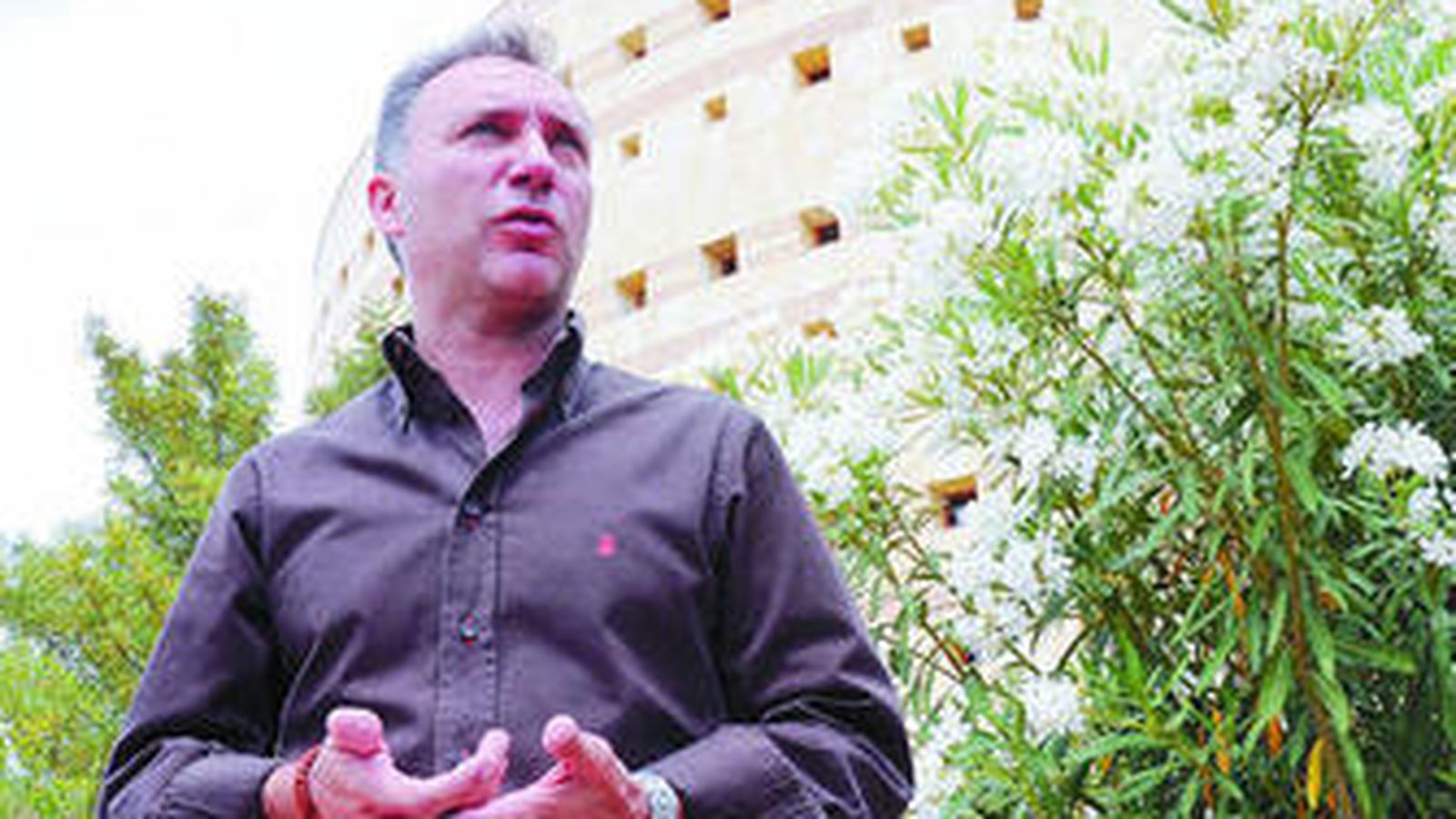 Luis Medina Cantalejo, en la entrada de Torretriana.