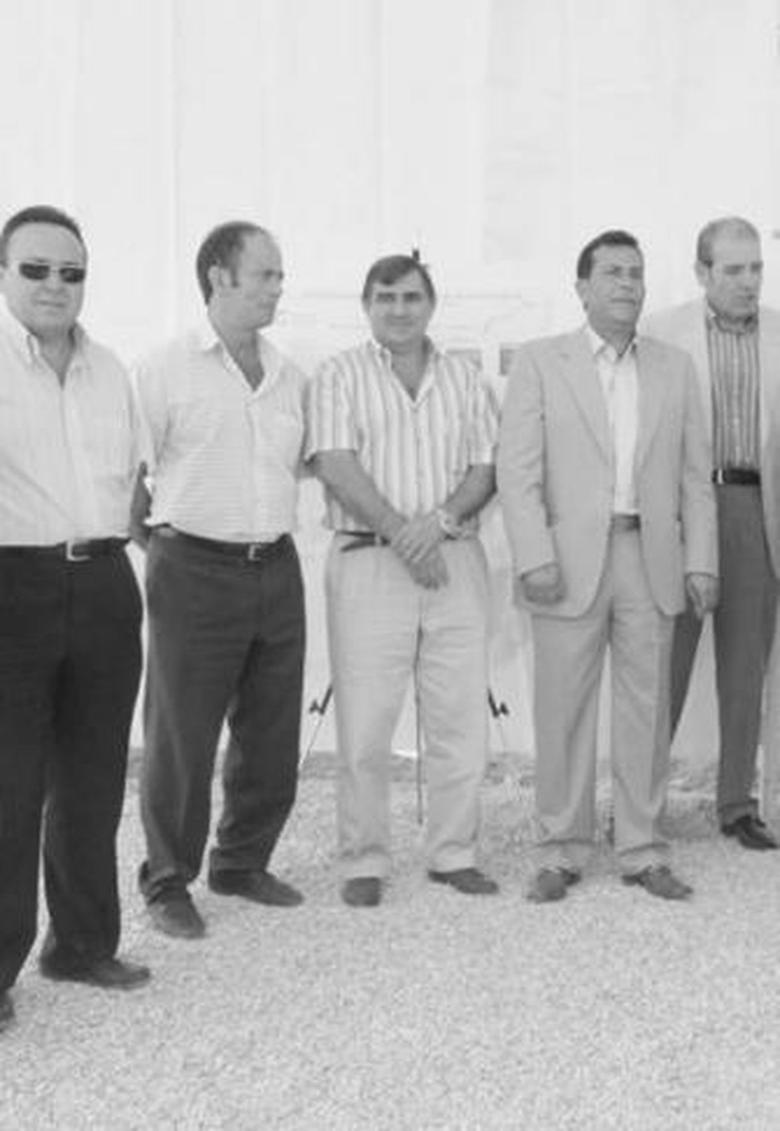 Cañavate, segundo por la derecha, en la presentación de las obras.