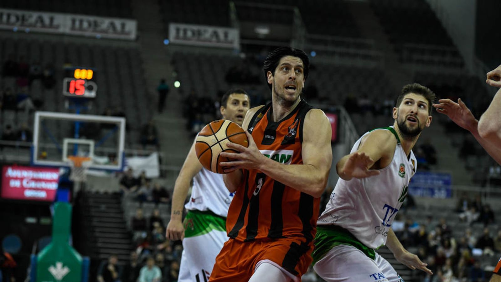 Eloy Almazán también puso su granito de arena para la victoria