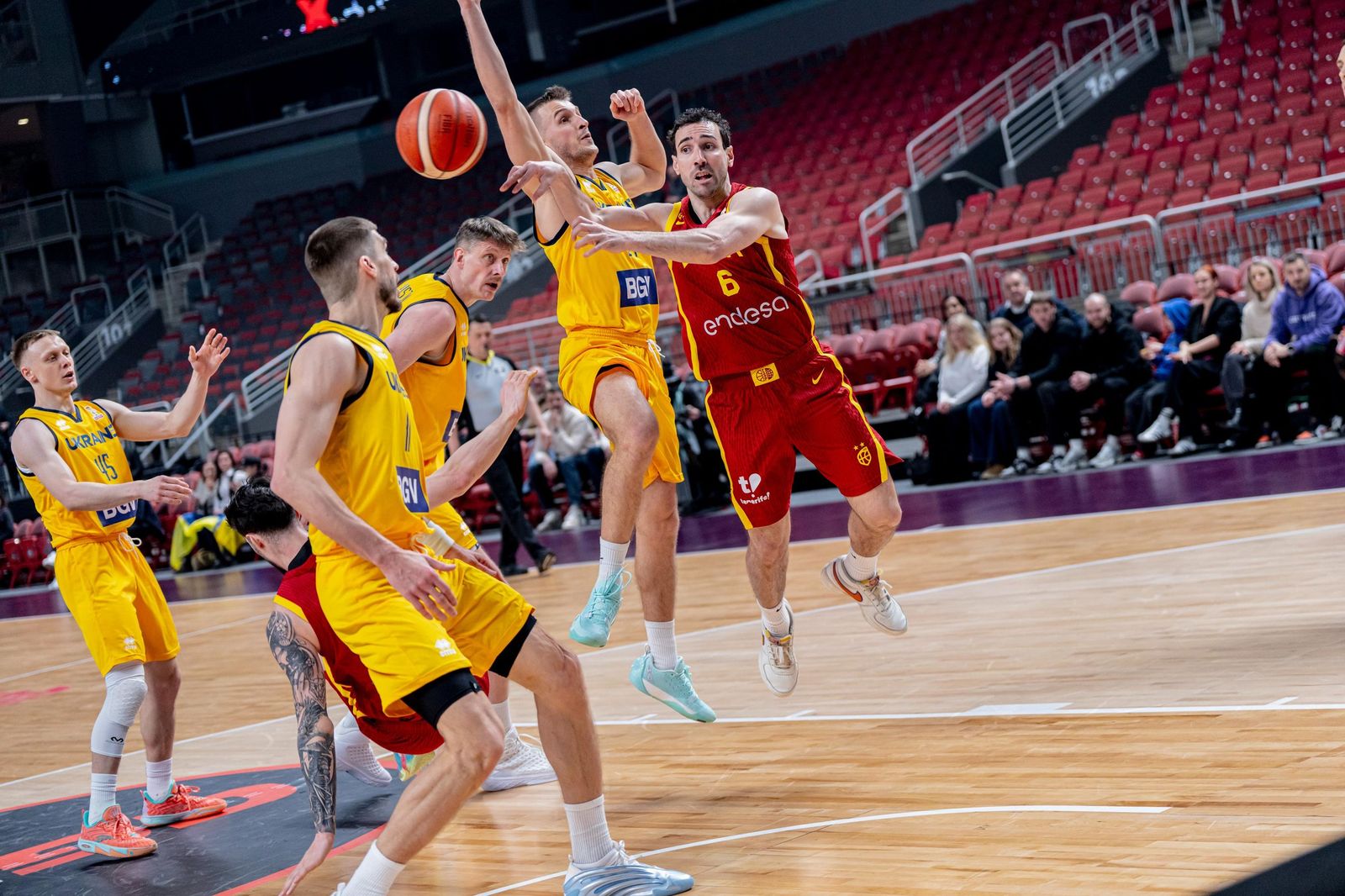 Las mejores fotos del Ucrania-España de baloncesto