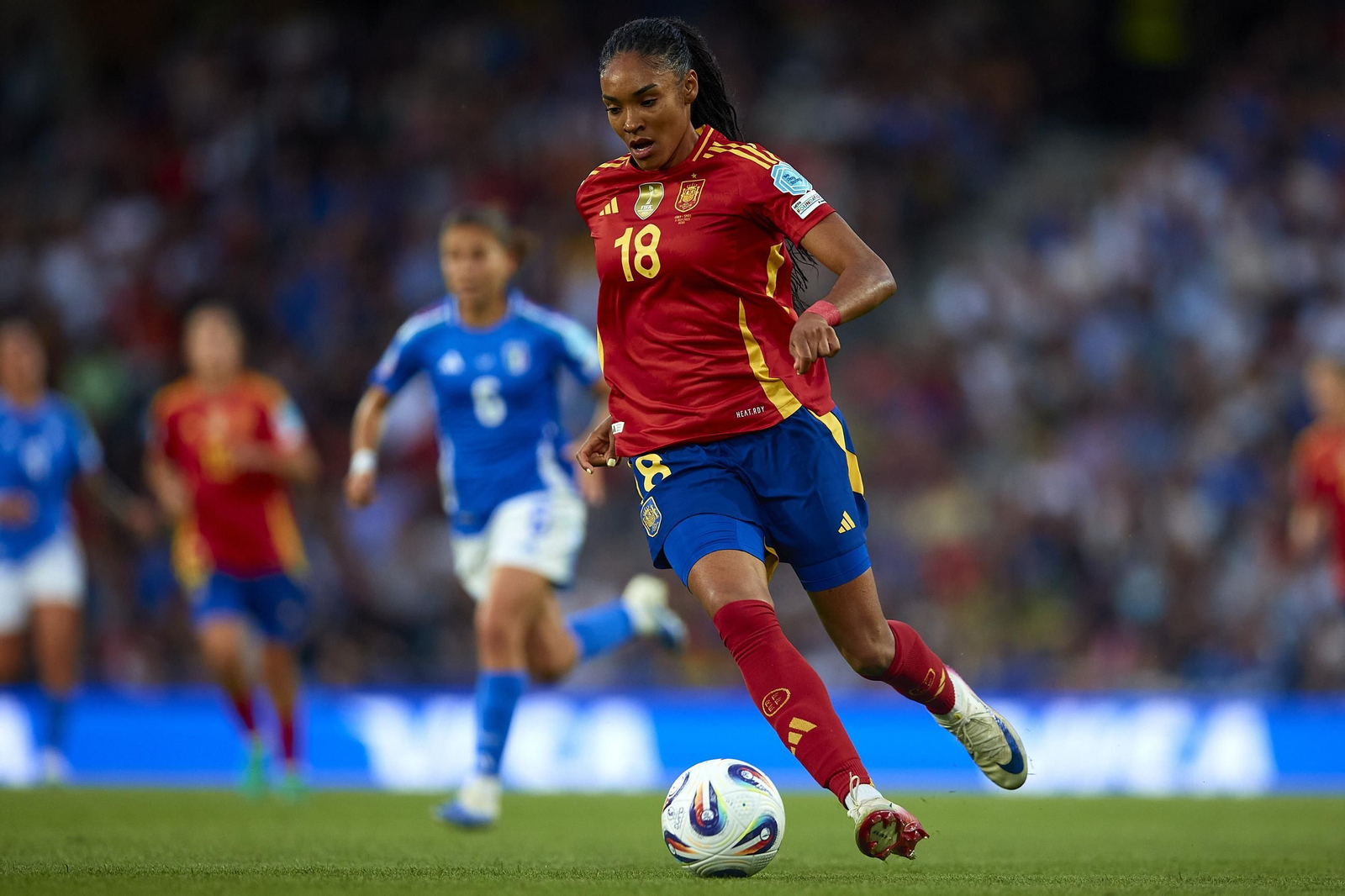 Las fotos del Italia - España de la Eurocopa femenina