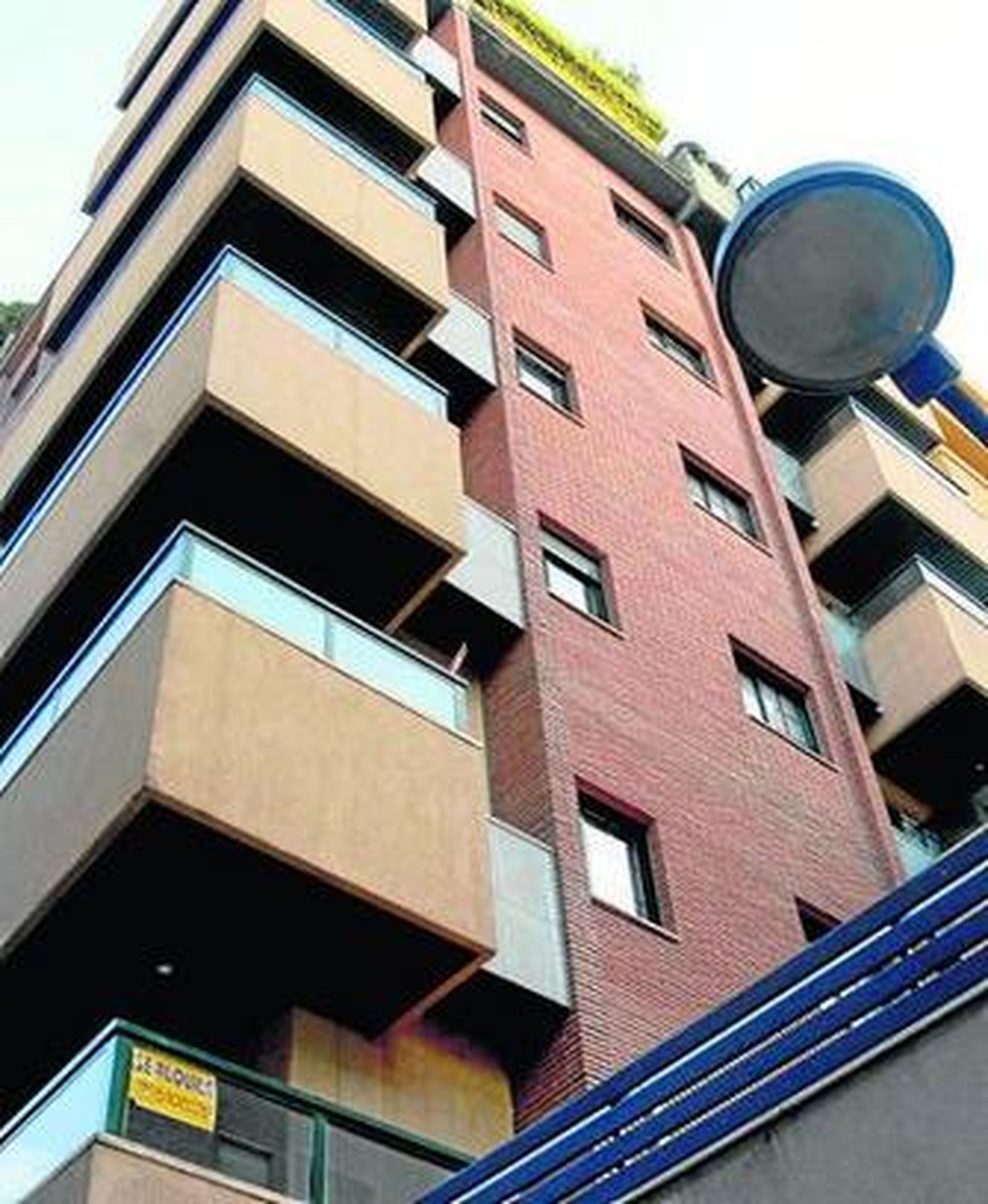 Las entidades poseen sobre todo viviendas, garajes y locales.