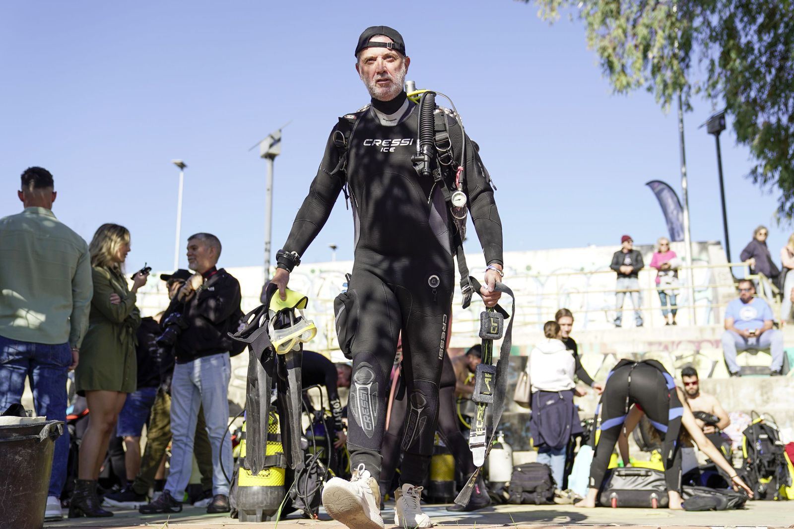 La limpieza solidaria del Guadalquivir en el Centro Náutico del Alamillo, todas las fotos