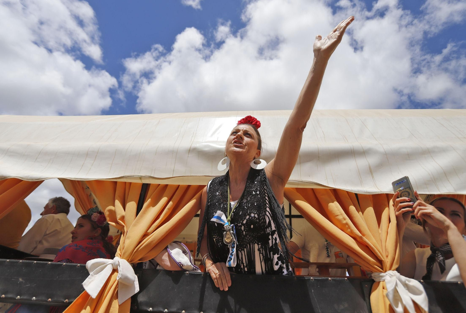 Imágenes del ambiente El Rocío y en Casas de Hermandades