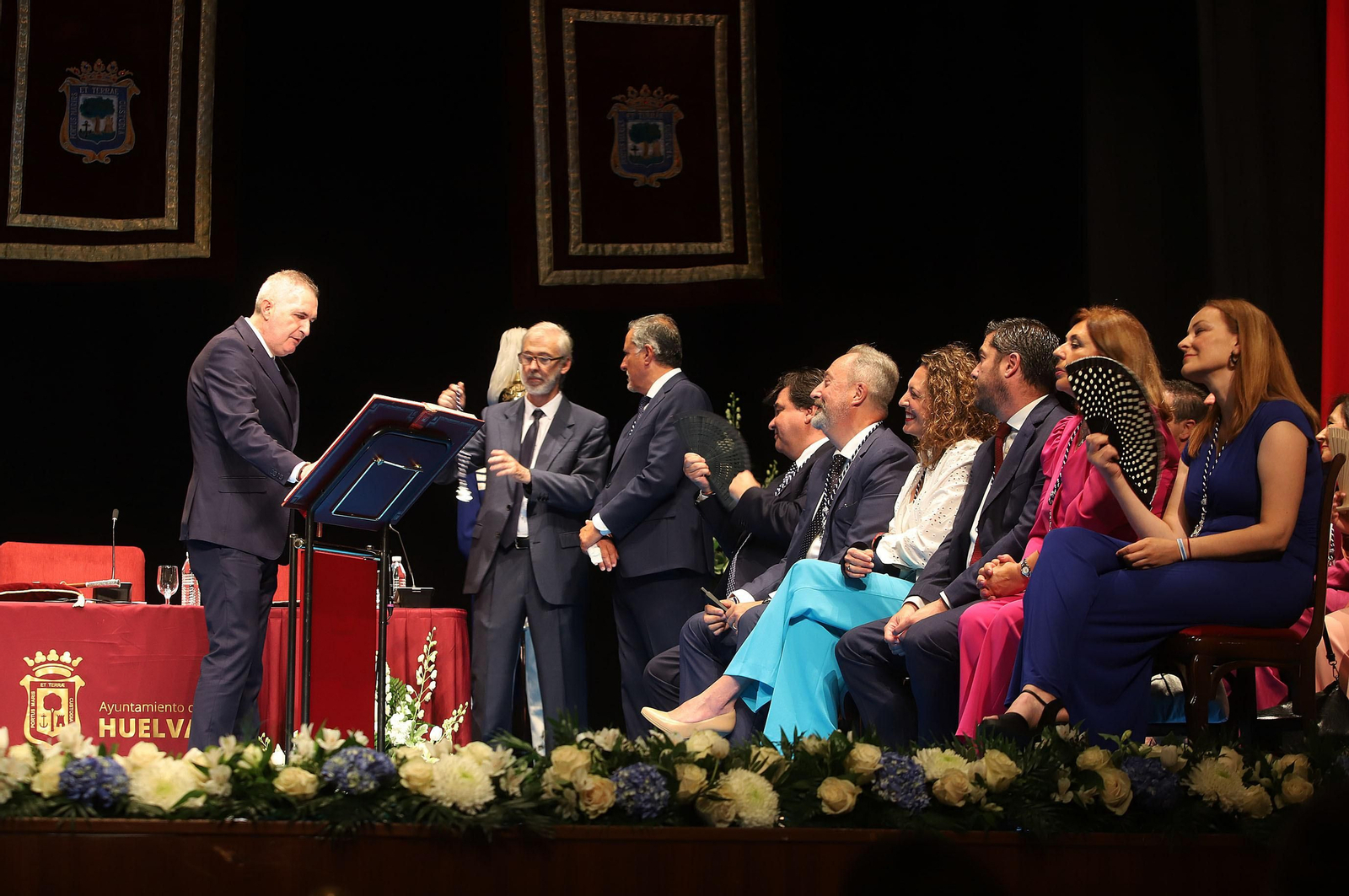 Imágenes de la toma de posesión de Pilar Miranda como alcaldesa de Huelva