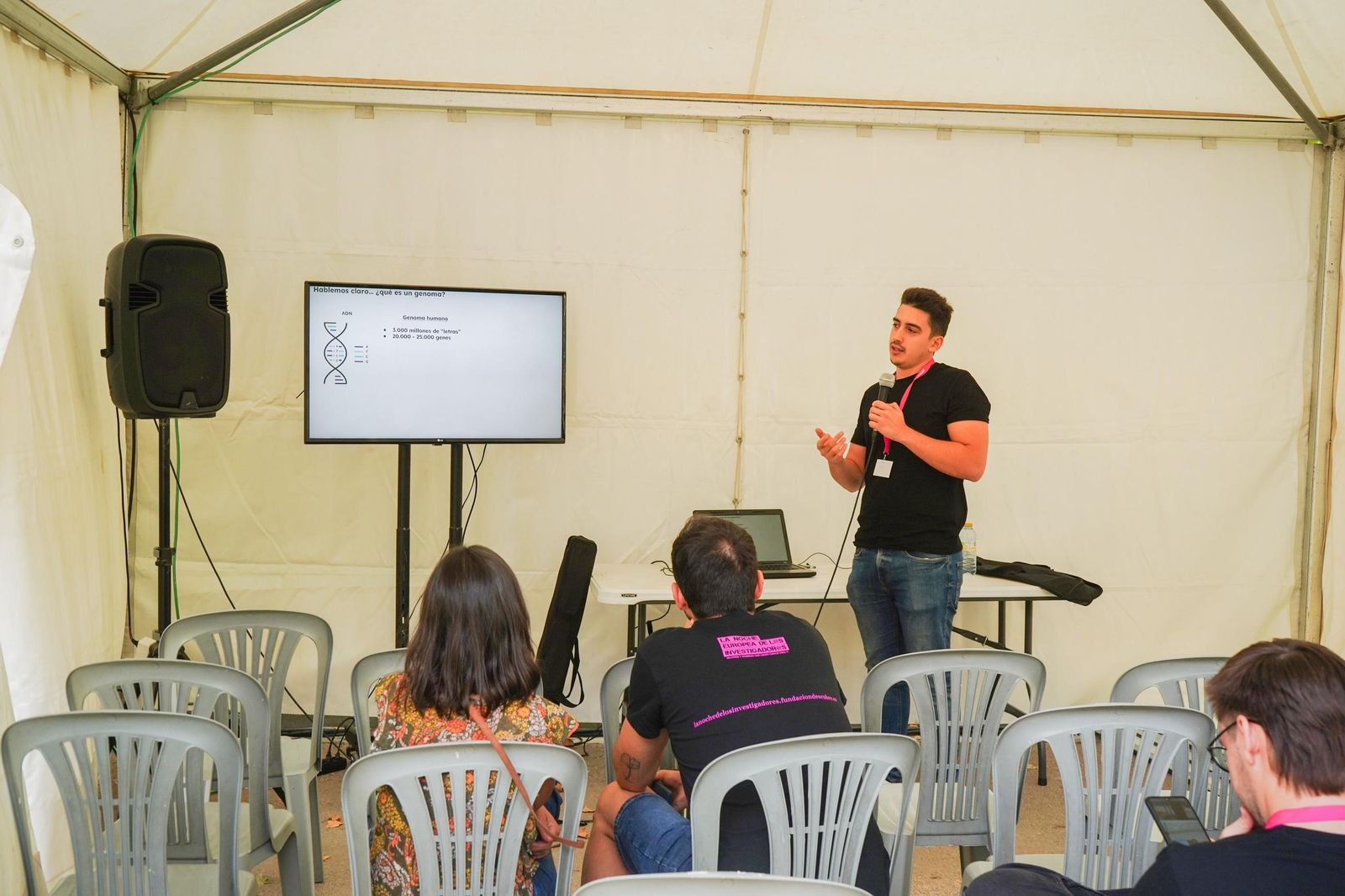 Las mejores imágenes de la Noche de los Investigadores en Granada