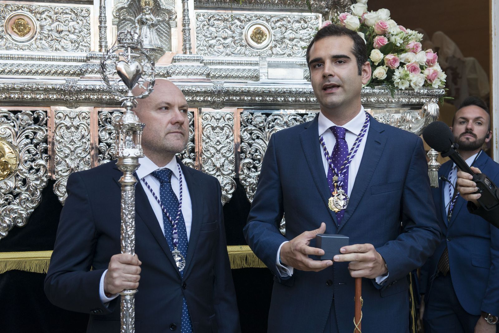 Escudo para la Virgen de las Angustias