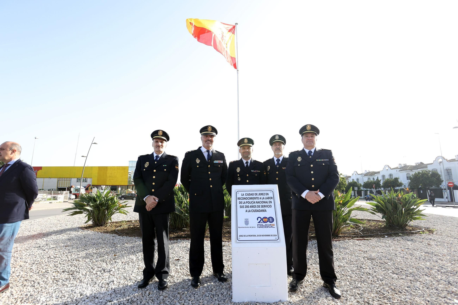 Imágenes de la inauguración de la rotonda de la Policía Nacional en Jerez