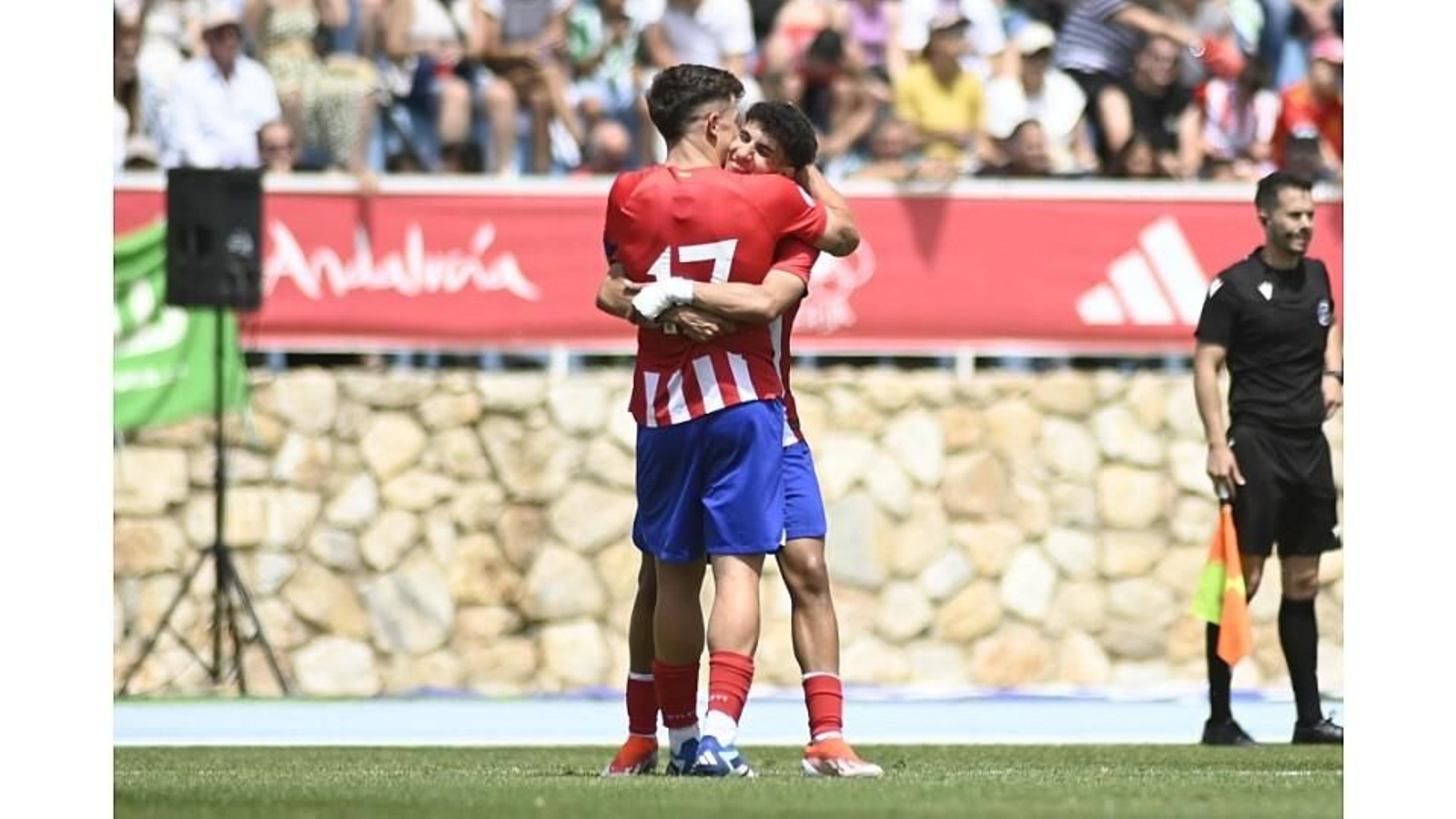 Nerja corona a Fernando Torres y su Atlético de Madrid juvenil