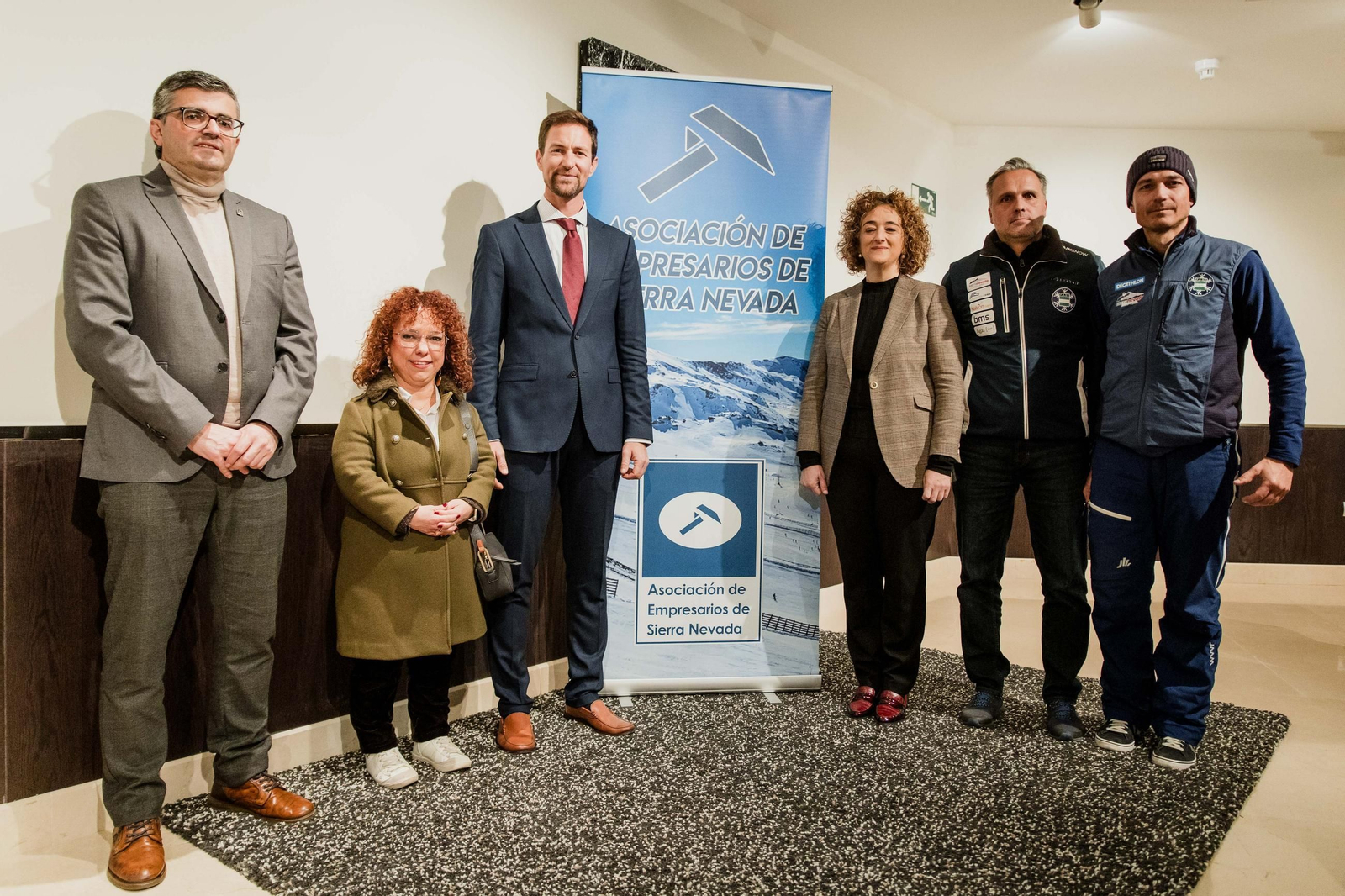 Enrique de la Higuera y Carlos Olmedo, premiados por su trayectoria empresarial en Sierra Nevada
