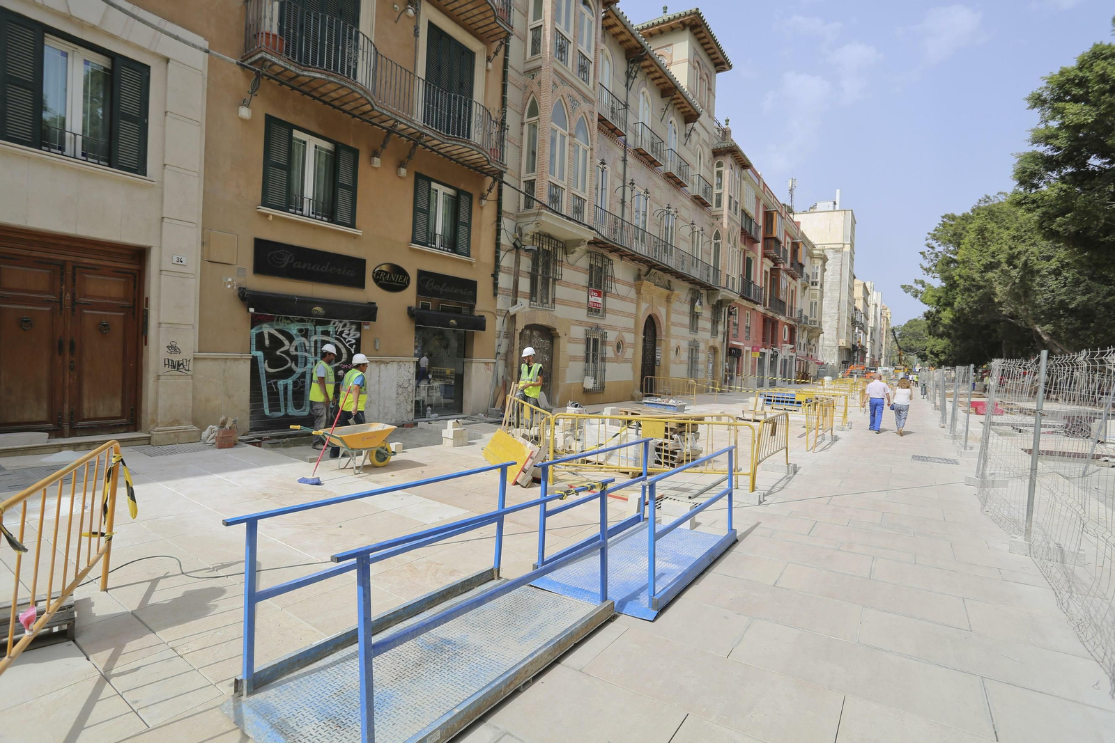 Fotos de la obra a contrarreloj en la Alameda Principal de Málaga