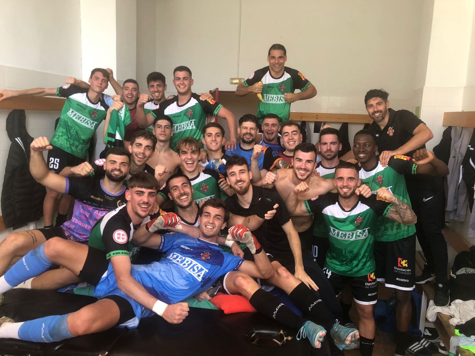 El Atlético Espeleño celebra su victoria en La Palma.