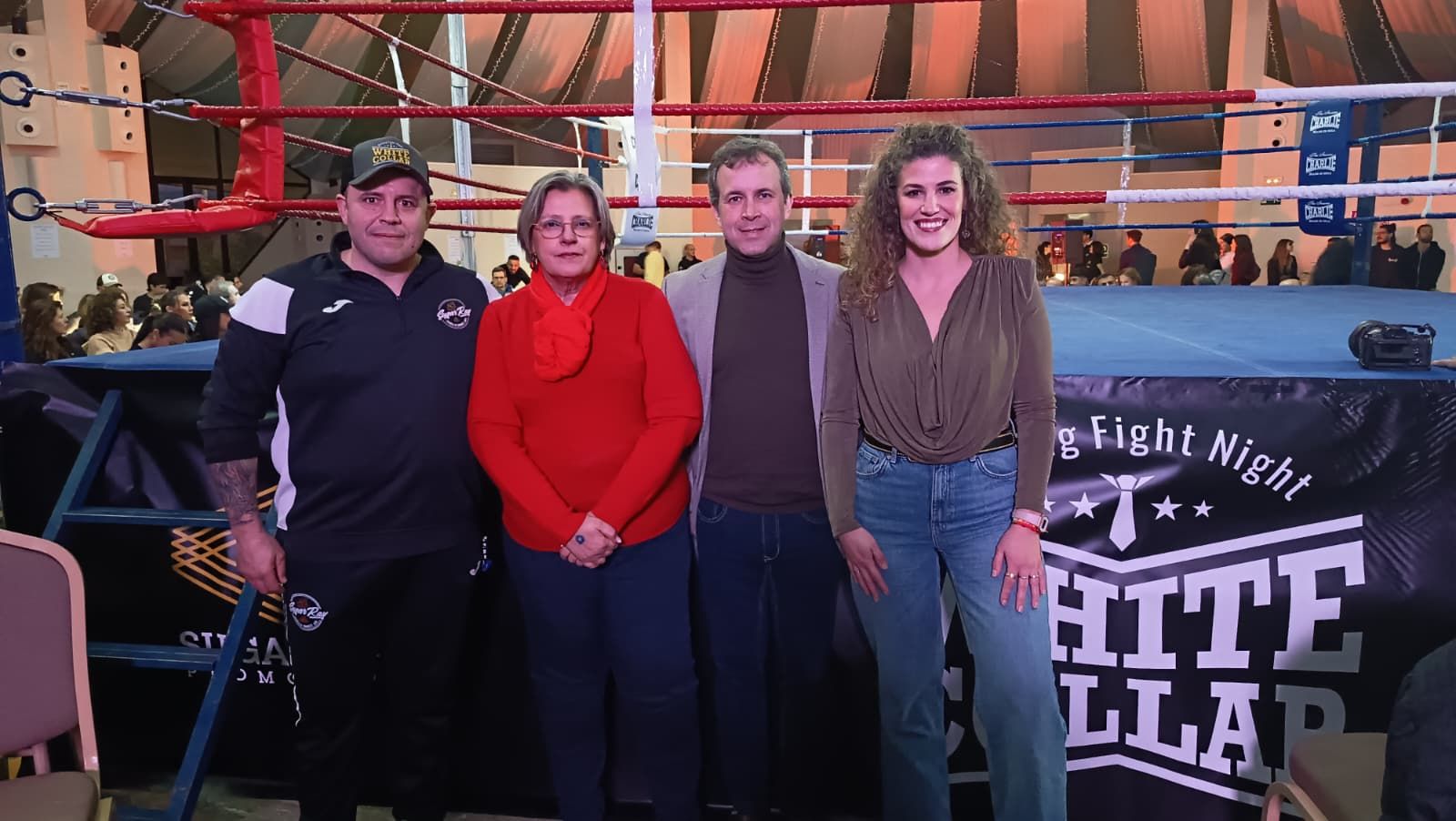 En imágenes: golpes solidarios en una impresionante White Collar Boxing