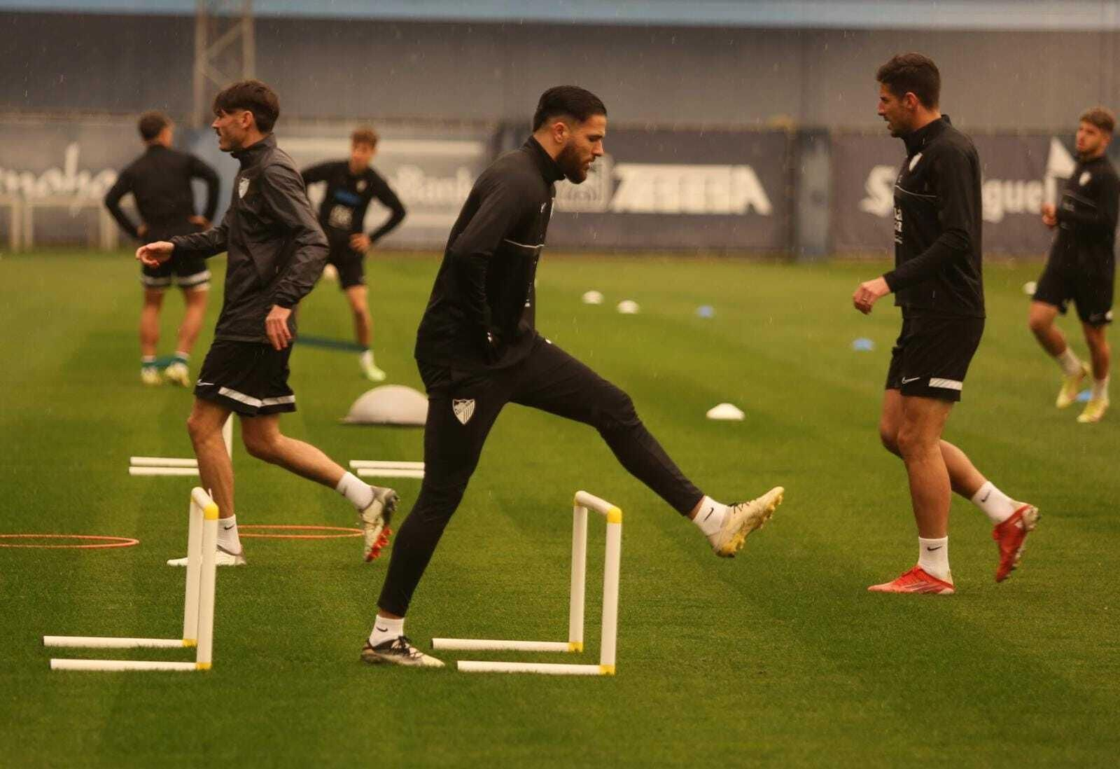 Galería: Adrián López y un cielo anaranjado sobre el Anexo