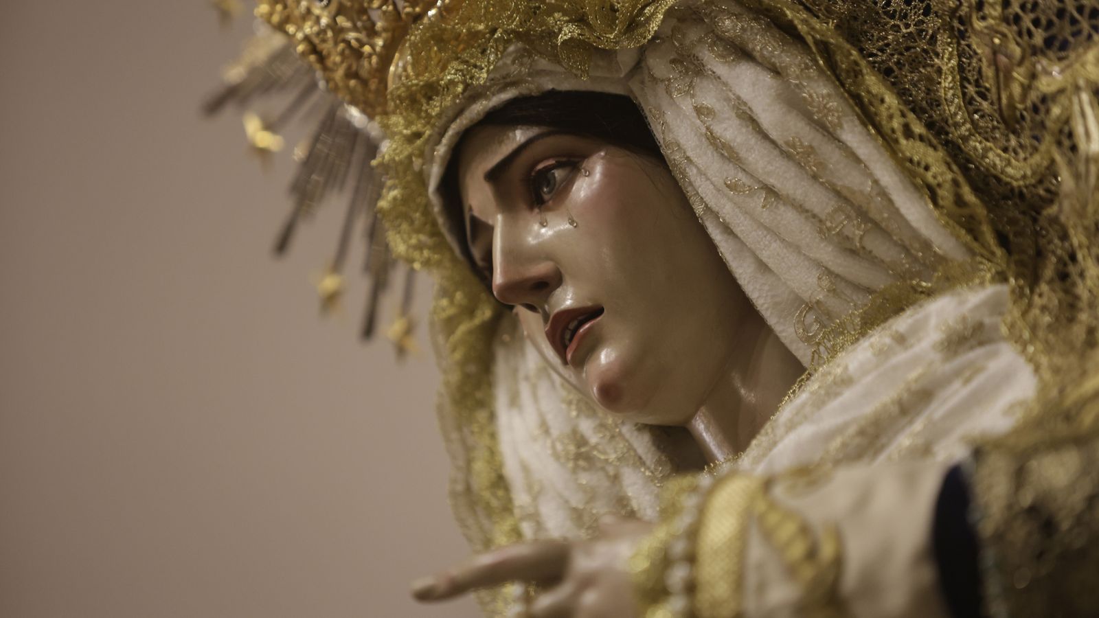 Preparativos en las iglesias de Algeciras para la Magna Mariana, en imágenes