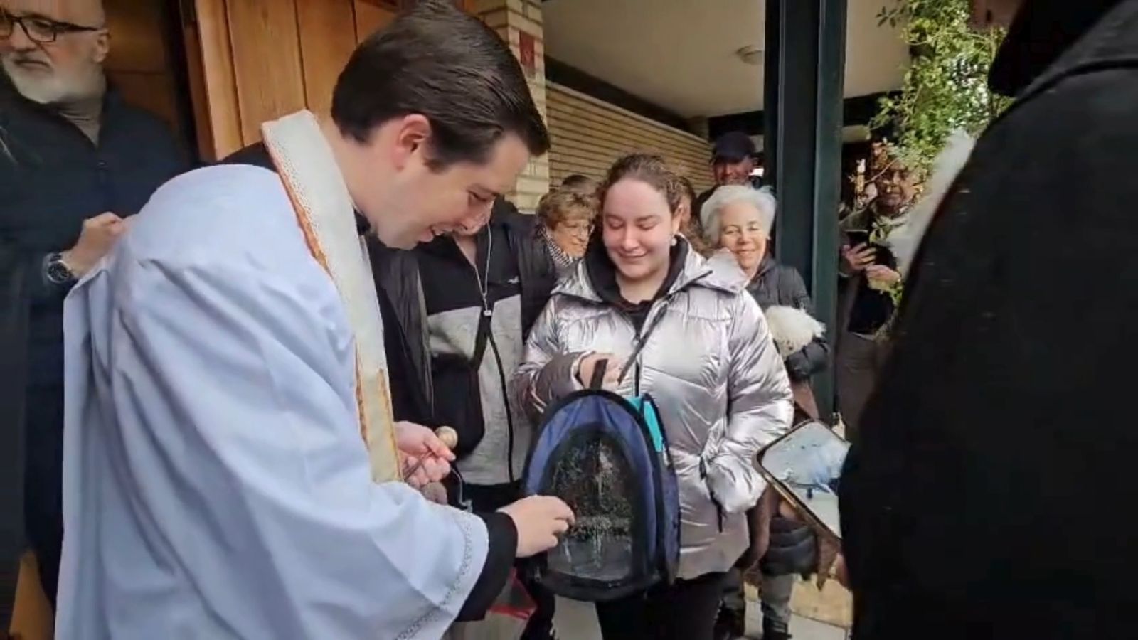 La Parroquia de San Antonio de Padua celebra su tradicional bendición de mascotas en Algeciras