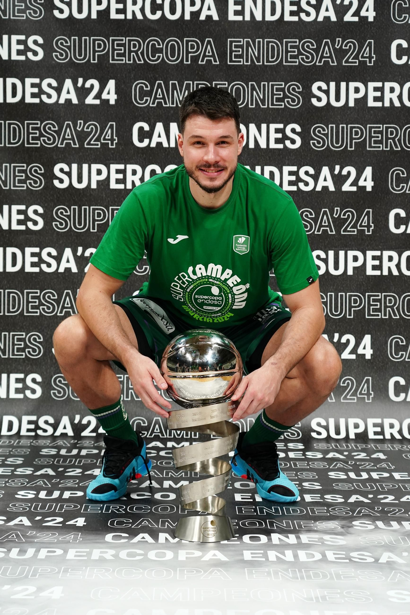 La sesión de fotos de los supercampeones de la ACB