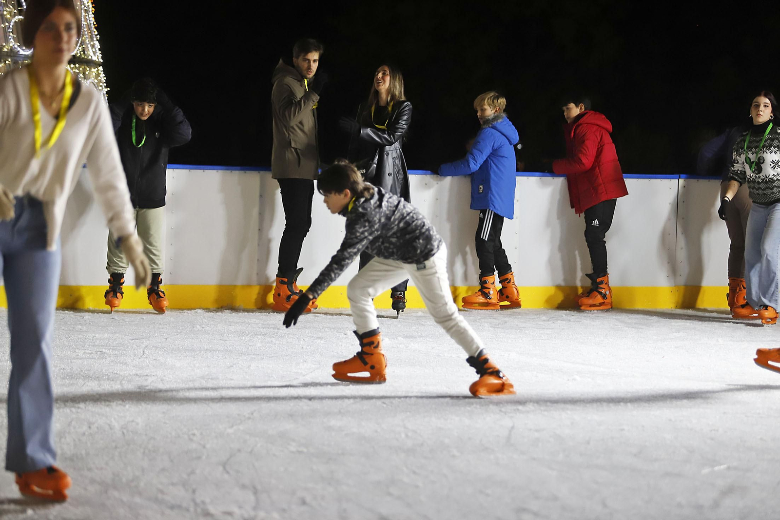 Imágenes de la pista de hielo en Isla Chica por Navidad