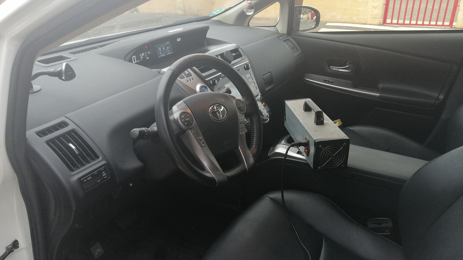 Los taxistas de Almería se unen a la lucha contra el coronavirus.