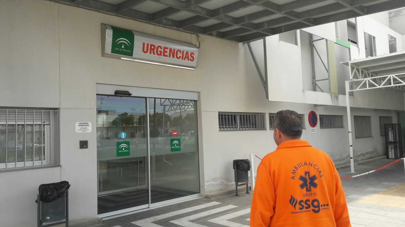Entrada a las Urgencias de La Milagrosa esta mañana.