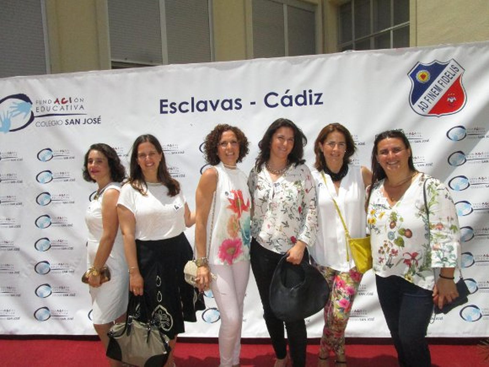 Susana Martínez, Blanca Navalla, Rocío Lucero, María Luisa García de Paredes, Sandra Samalea y Esther Lacave.

Foto: Ignacio Casas de Ciria