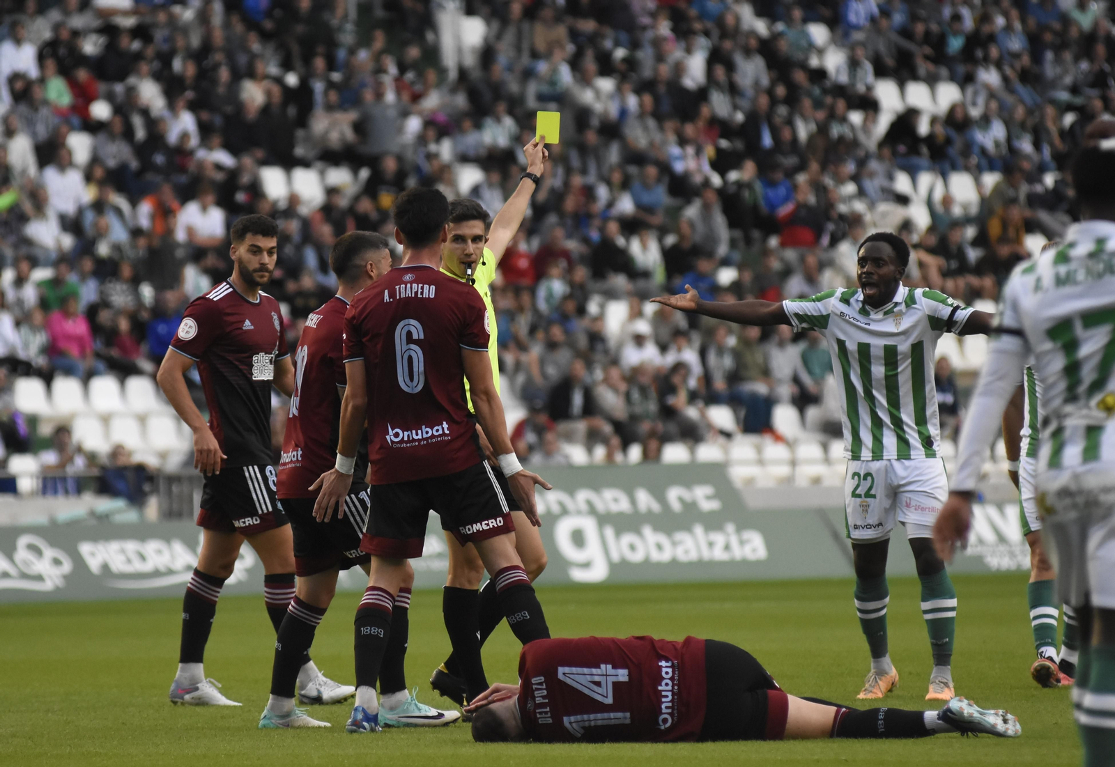 Imágenes del partido entre el Córdoba y el Recreativo de Huelva en El Arcángel