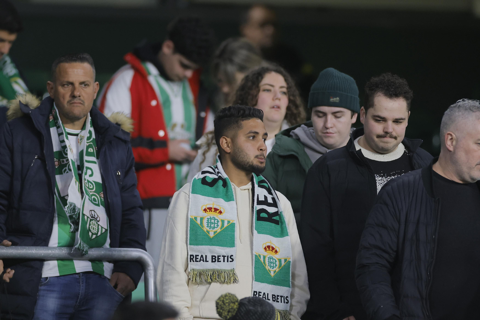 Búscate en las fotos del Betis-Girona