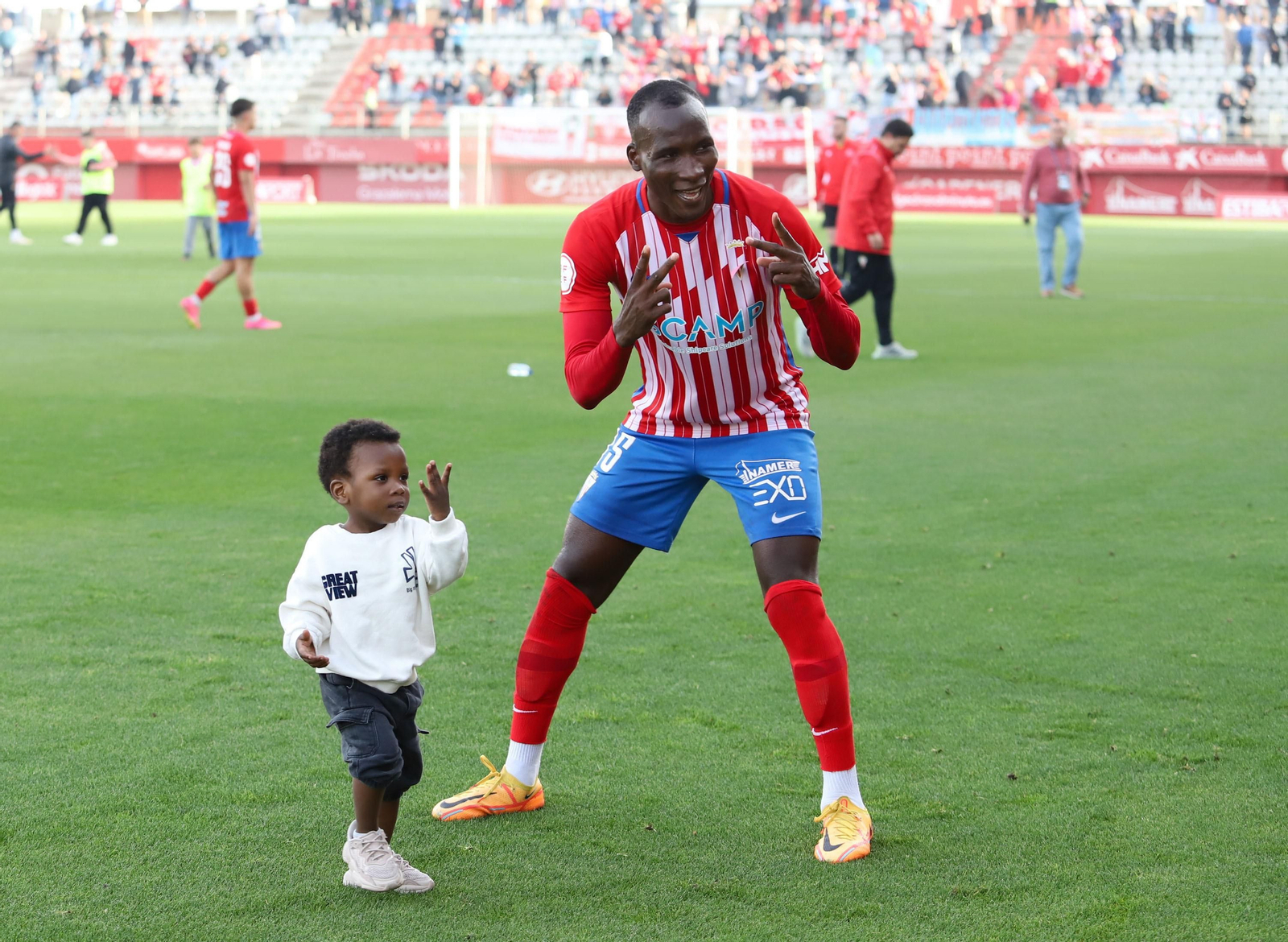 Fotos del Algeciras CF-Linares de Primera Federacion