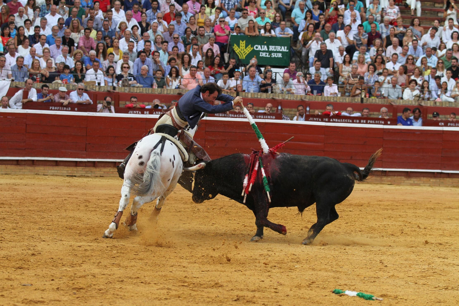 Festejo de Rejones en el coso de La Merced por Colombinas.