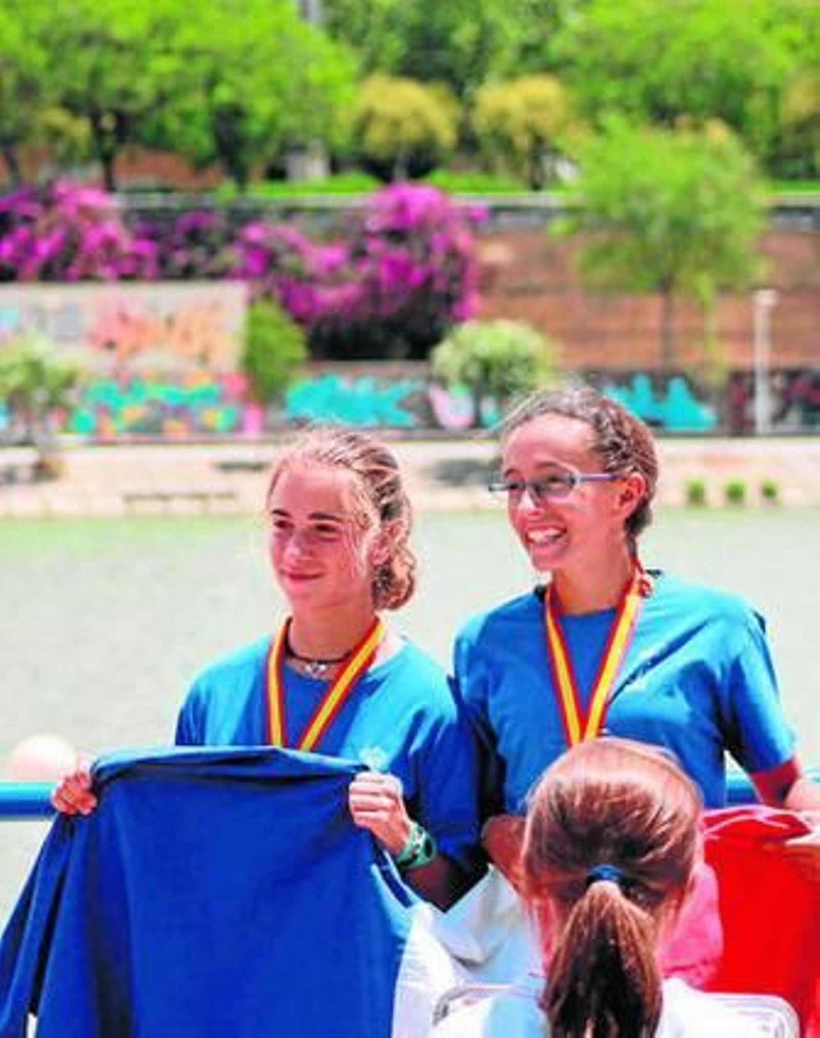Patricia Guzmán y Carmen Machuca posan como subcampeonas de España.