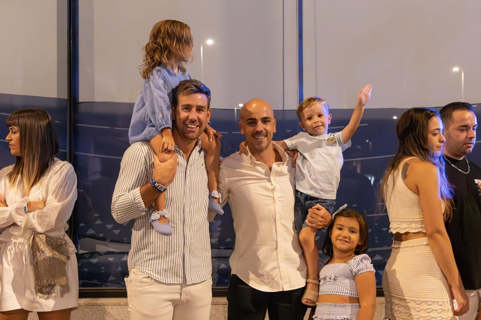 Pasacalles inaugural, fuegos artificiales e iluminación de la portada de feria y del recinto ferial de la Feria de San Bartolomé en Martos