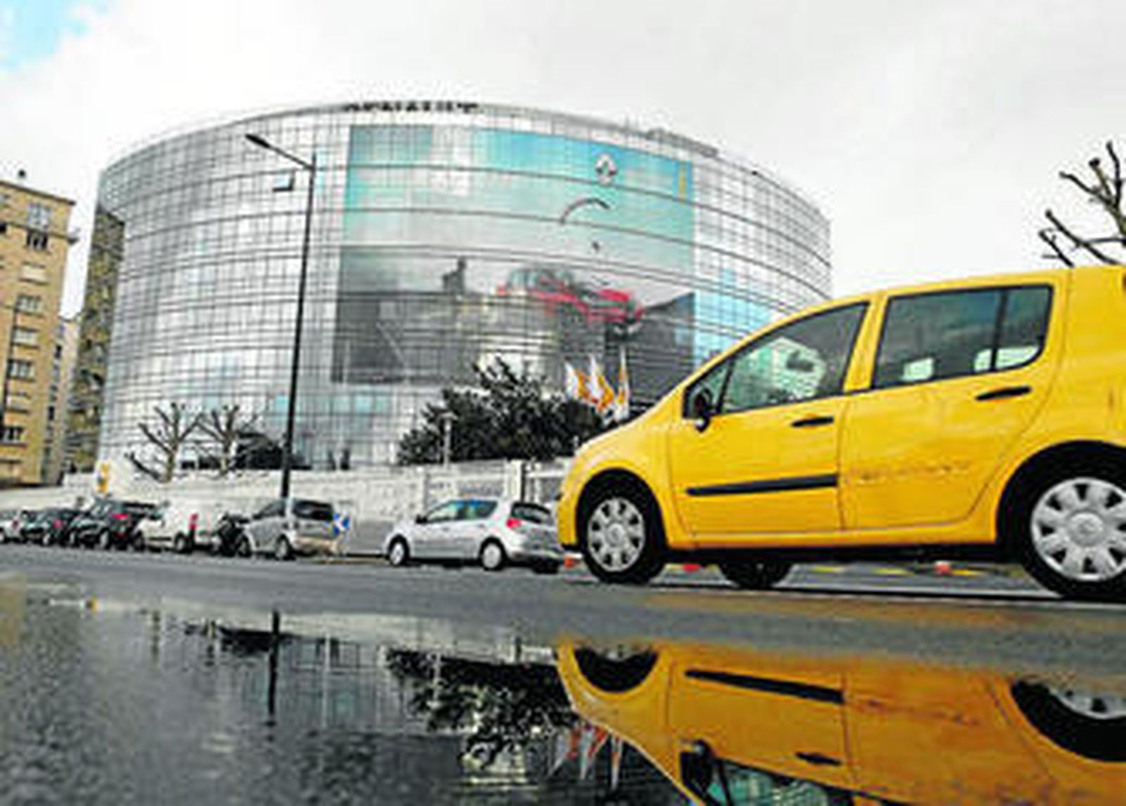 Sede del gigante automovilístico cerca de París.