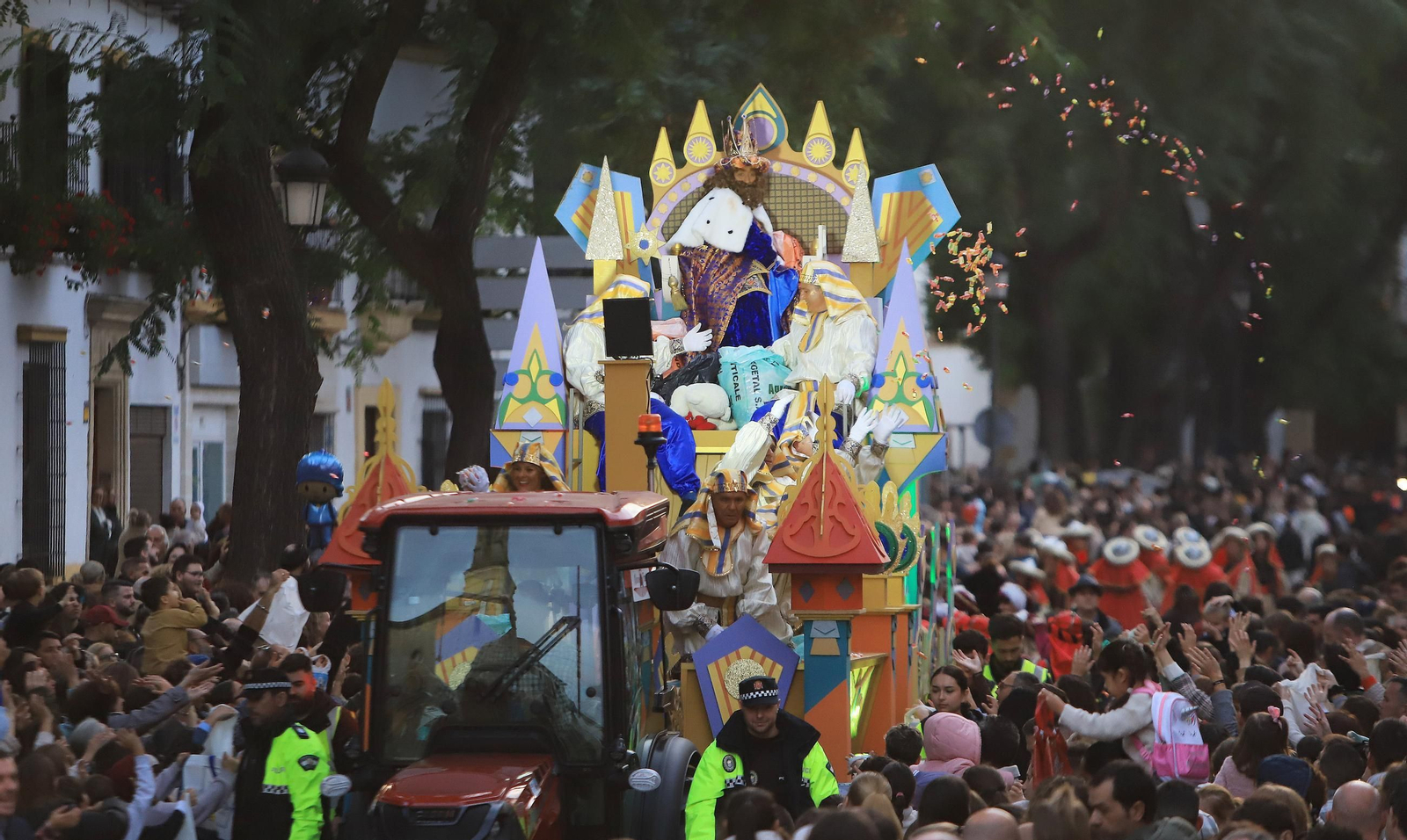 Imágenes de la Cabalgata de los Reyes Magos de Jerez 2025