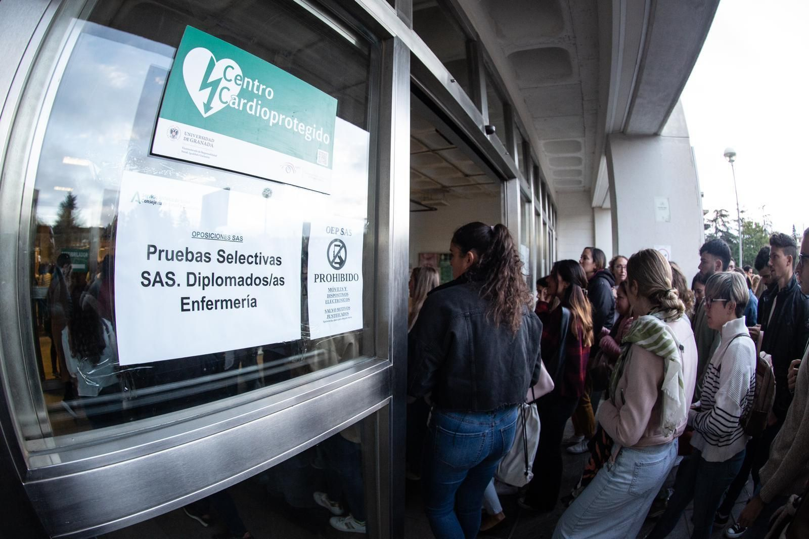 Las imágenes de los primeros exámenes de las oposiciones del SAS en Granada