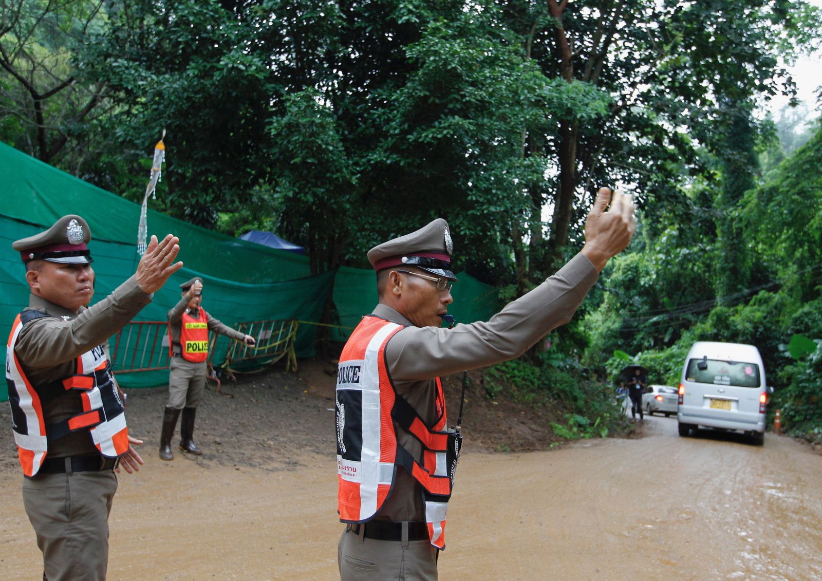 Rescate de los niños atrapados en una cueva de Tailandia
