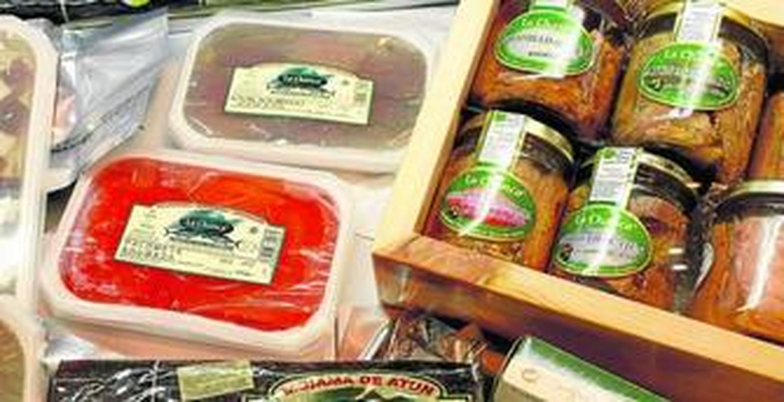 Muestrario de productos de la firma barbateña 'La Chanca', que ha presentado una línea basada en guisos tradicionales gaditanos.