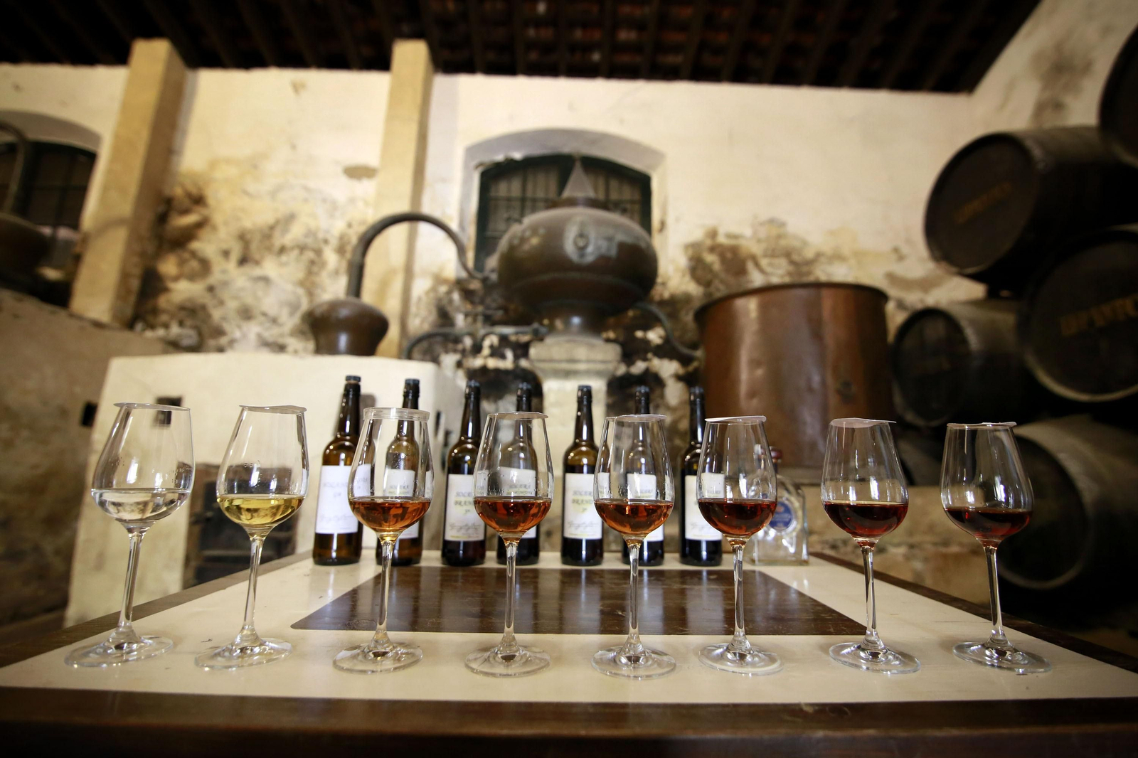 Inicio de la destilación del brandy Lepanto