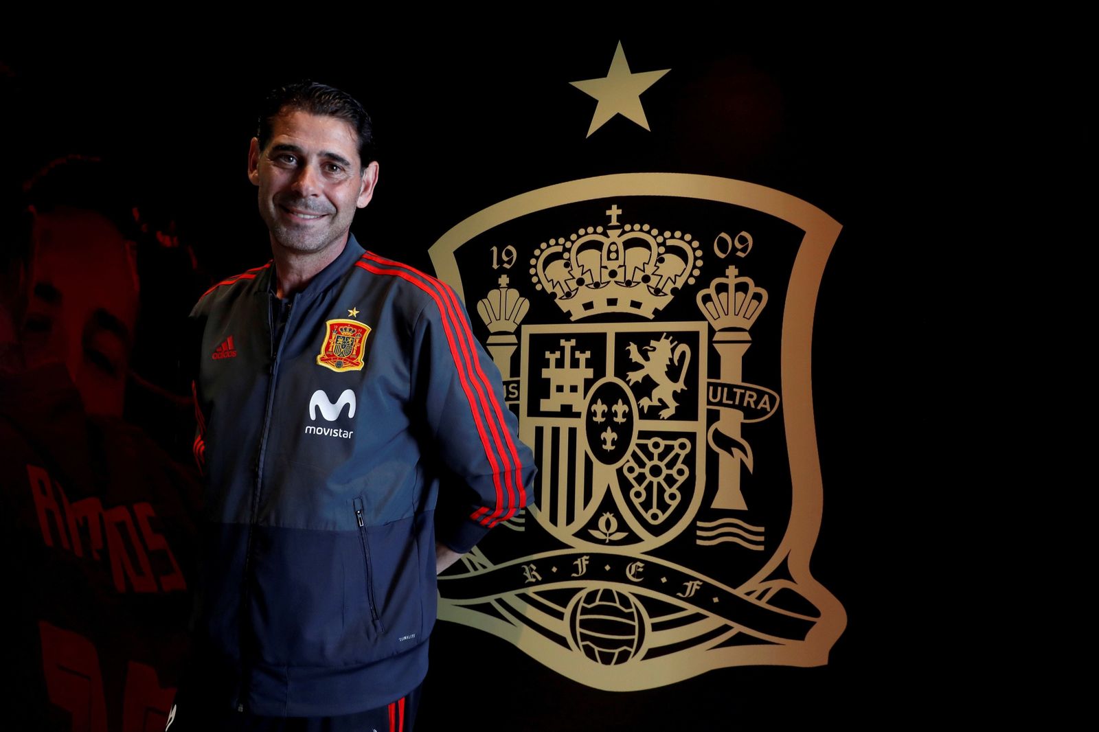 El seleccionador español, Fernando Hierro, posa durante un encuentro con la prensa en Krasnodar, lugar de concentración del equipo en Rusia.