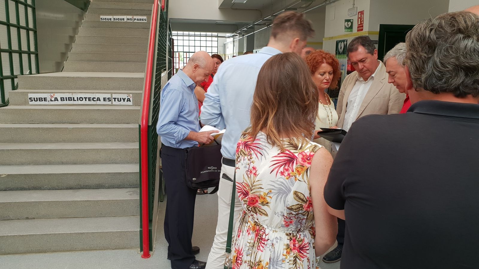 Adela Castaño y Juan Espadas  visitaron ayer el CEIP Santa Clara.