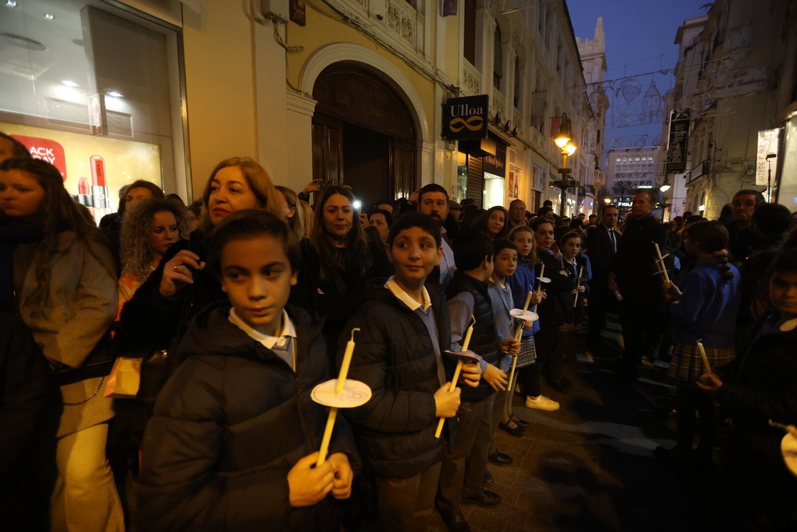 La procesión de la Virgen de la Milagrosa de Córdoba, en imágenes