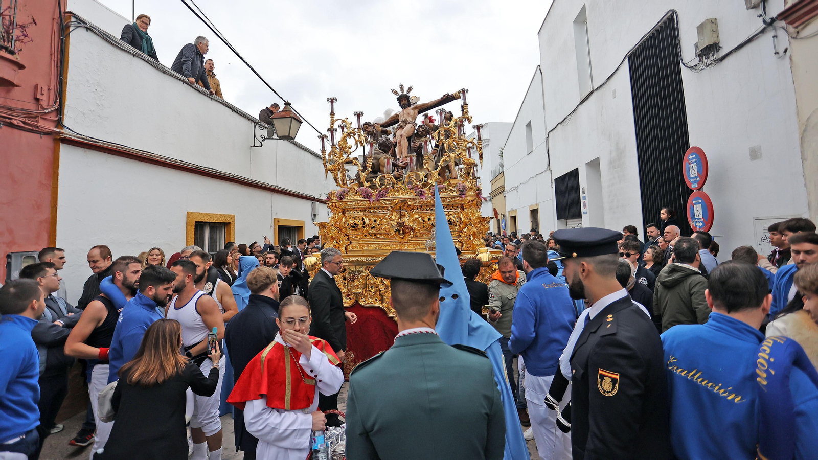 La lluvia apareció en la tarde del Viernes Santo