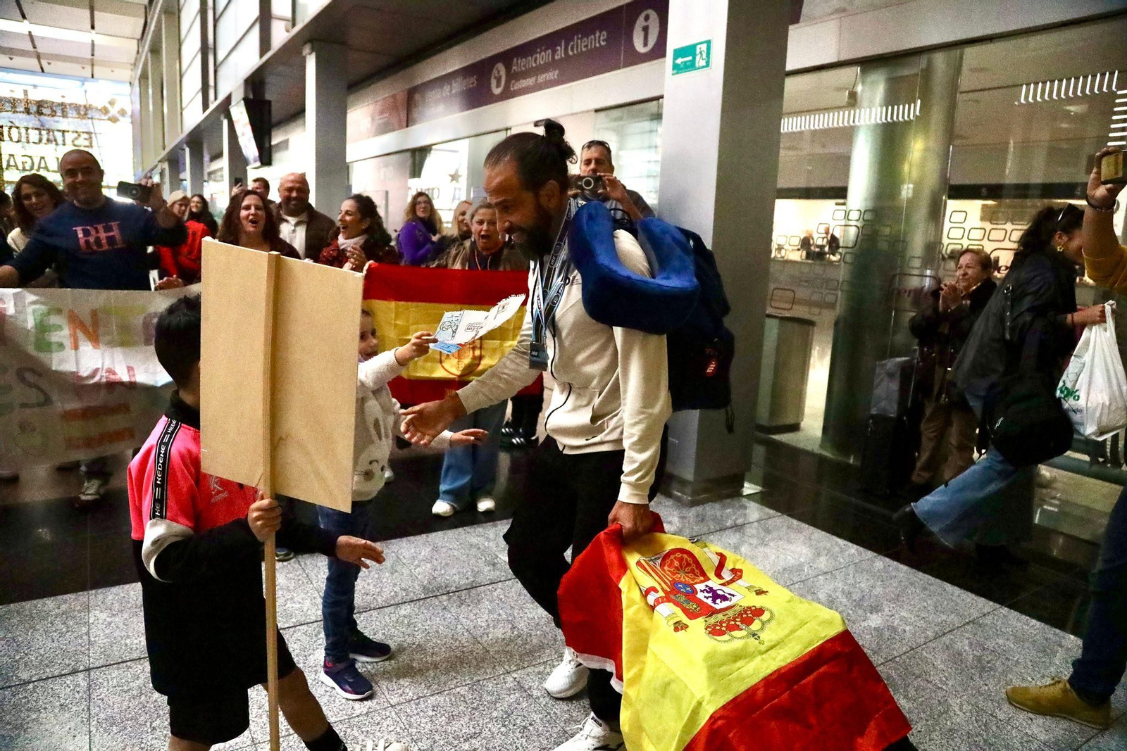 El recibimiento a Antonio Aguilar Conejo en Vialia