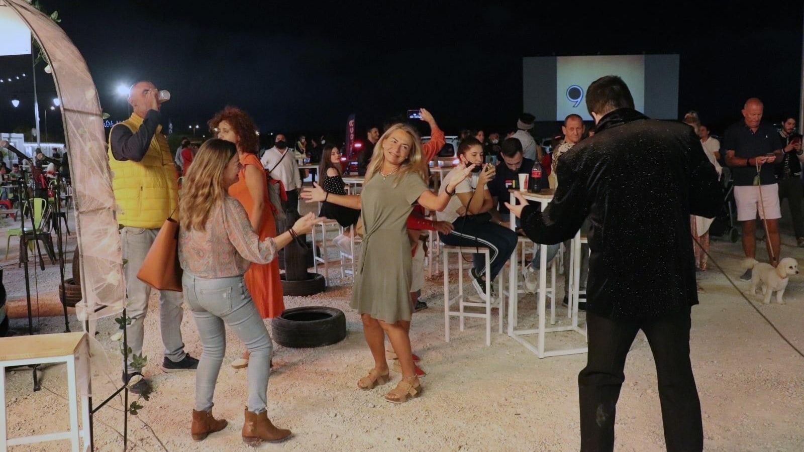 Música en el estreno del autocine de Málaga.